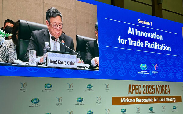 Algernon Yau urges open trade