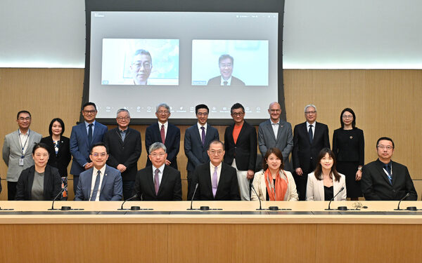 Medical innovation advisers meet
