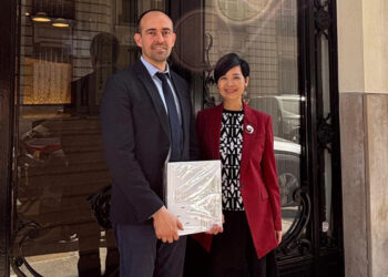 Winnie Ho tours eco-districts in Paris