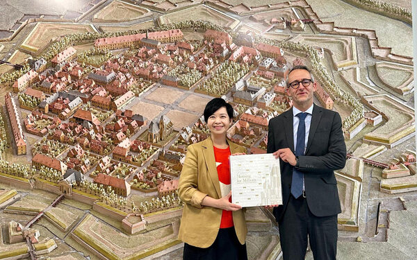 Winnie Ho concludes Paris visit