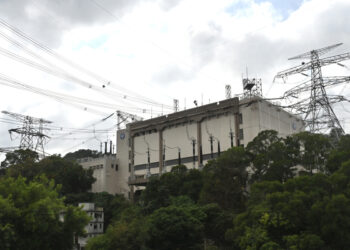 Power plants’ emission caps to drop