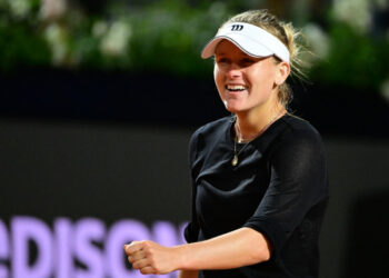 American makes history to set up Paolini semis battle