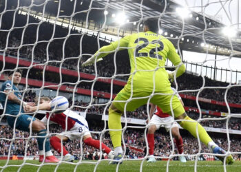 Arsenal rocked by Bournemouth, Villa push for top-five