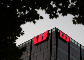 Banking stocks drag down Australian shares