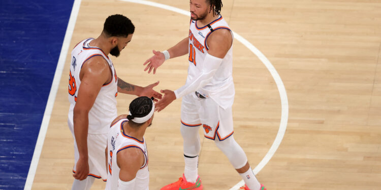Brunson, Towns keep Knicks alive in Pacers rout