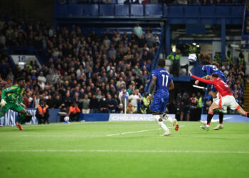 Chelsea, Villa both win in race for Champions League