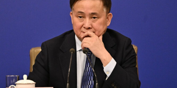 China cuts amount of cash banks must hold in reserve