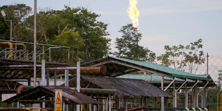 Fire halts operation at Ecuador’s biggest oil refinery
