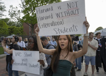Harvard students make a stand after US$100m cuts