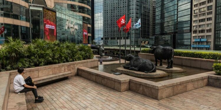 HK stocks join markets in feeling the drag of tariffs