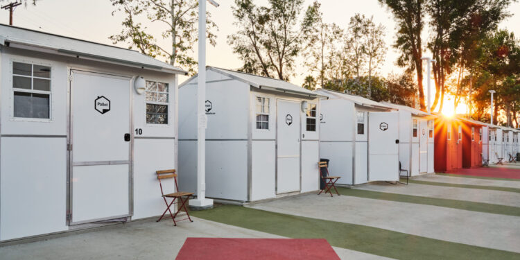‘Improve temporary housing for the homeless’