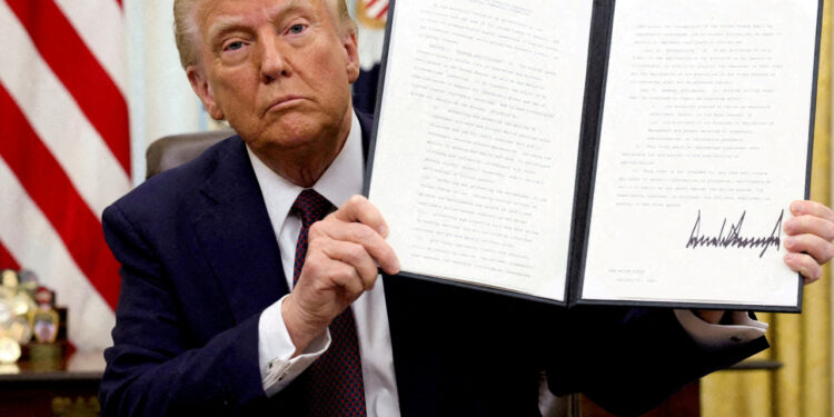 Investors in $TRUMP meme coin feted