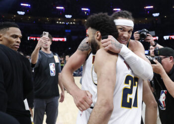 Jokic-inspired Nuggets stun Thunder in series opener