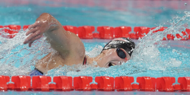 Ledecky beats her own 800m freestyle world record