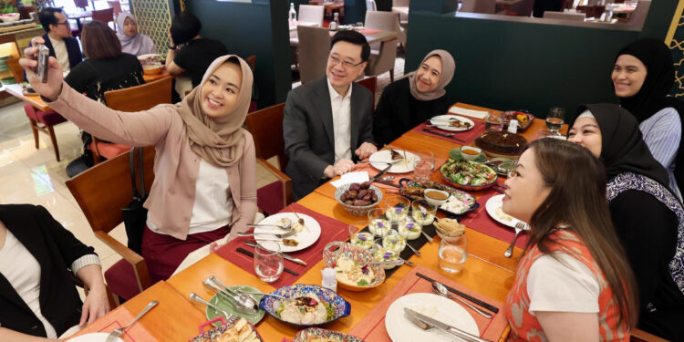 Lee gives food for thought on halal restaurants