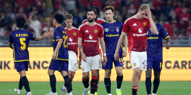 Man United booed off after friendly loss in Malaysia