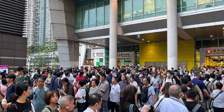 MTR slammed for taking five hours to resume services