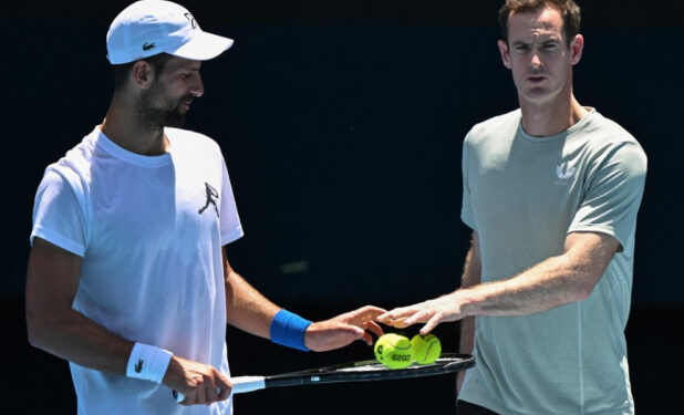 Murray splits with Djokovic after barren run