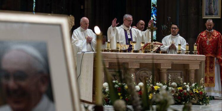 New pope holds up church as ‘beacon’  in call to faith