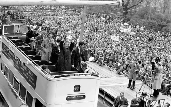 North London packed for Spurs’ victory parade