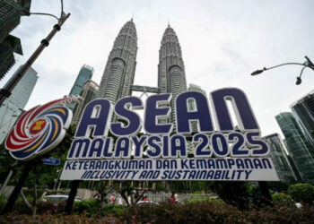 Premier Li in Malaysia for Asean-GCC summit
