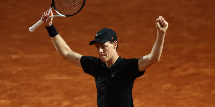 Sinner beats Cerundolo to reach Italian Open quarters