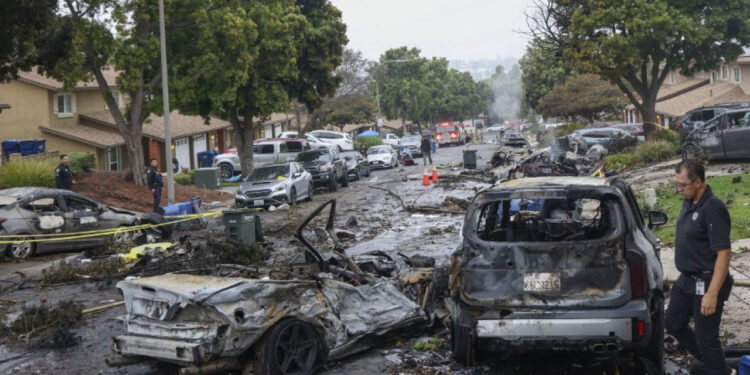 Small plane crashes in Southern California