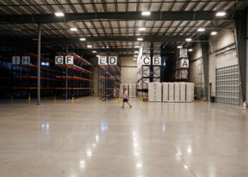 Tariff-hit US importers in race for bonded warehouses