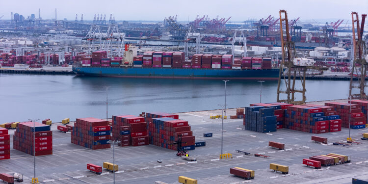 Tariffs fallout hits home at busiest US ports
