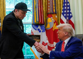 Trump gives Elon Musk an Oval Office sendoff