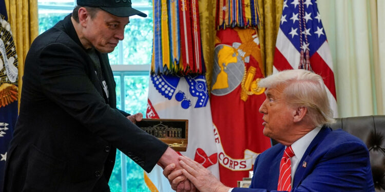 Trump gives Elon Musk an Oval Office sendoff