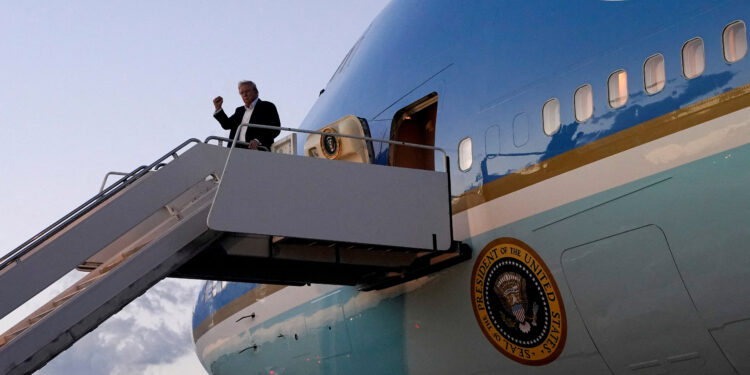 Trump ‘to accept gift of new Boeing from Qataris’