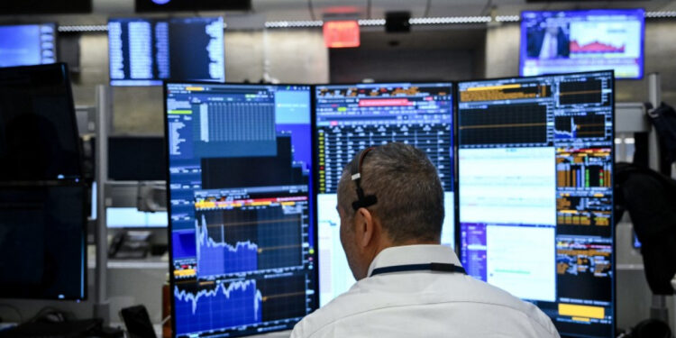 US stocks end mixed after Trump China comments