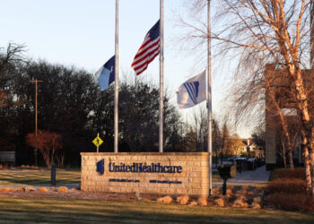 US stocks mostly rise but UnitedHealth weighs on Dow
