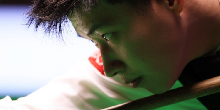 Zhao leads Williams 11-6 in world snooker final