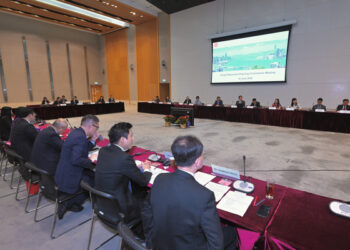 CS chairs HR meeting