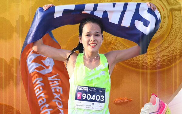 XTEP Sponsors Vietnamese Top Runner Phạm Thị Hồng Lệ to Win VnExpress Marathon Ha Long 2025, Demonstrating Brand Strength and Professionalism