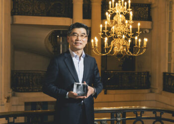 Kia President and CEO Ho Sung Song honored at 2025 Autocar Awards