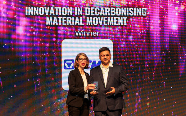 XCMG Receives International Green Mining Award, Reshaping Mining Logistics with Technological Innovation
