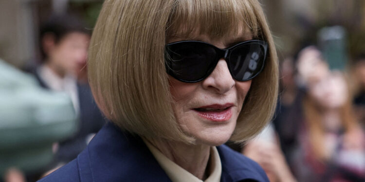 Anna Wintour steps down as US Vogue editor