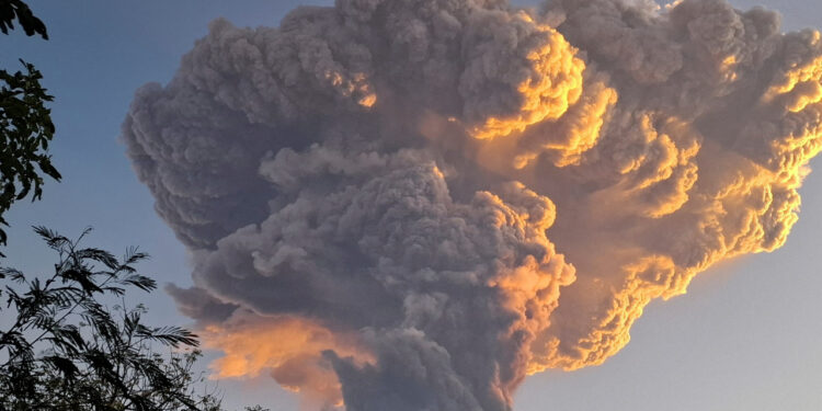 Bali hit by axed flights as volcano blows