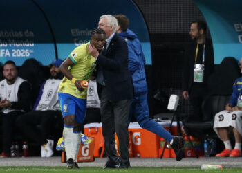 Brazil seal World Cup berth; Uruguay on the brink
