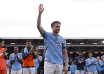 De Bruyne signs for Napoli after leaving Man City