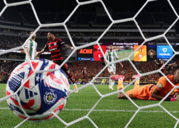 Flamengo cruise to win to set up Chelsea crunch match