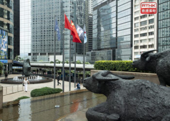 HK stocks end up, driven by rebound for carmakers