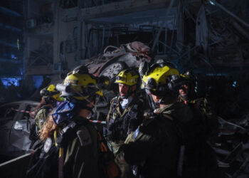 Iran fires back at Israel after waves of air strikes