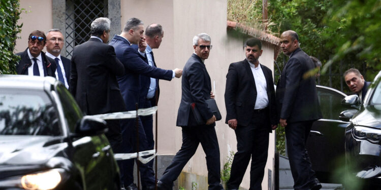 Iran wants guarantees of no sanctions for nuke deal