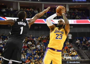 James to stay with Lakers for record 23rd NBA season