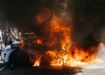 LA protests spark HK and Chinese consulate warnings