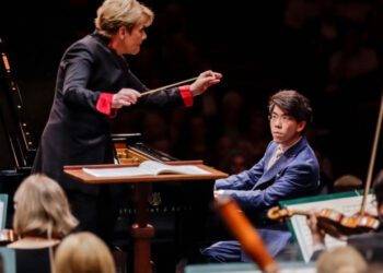 Lee pulls strings to home in on Aristo Sham concerts